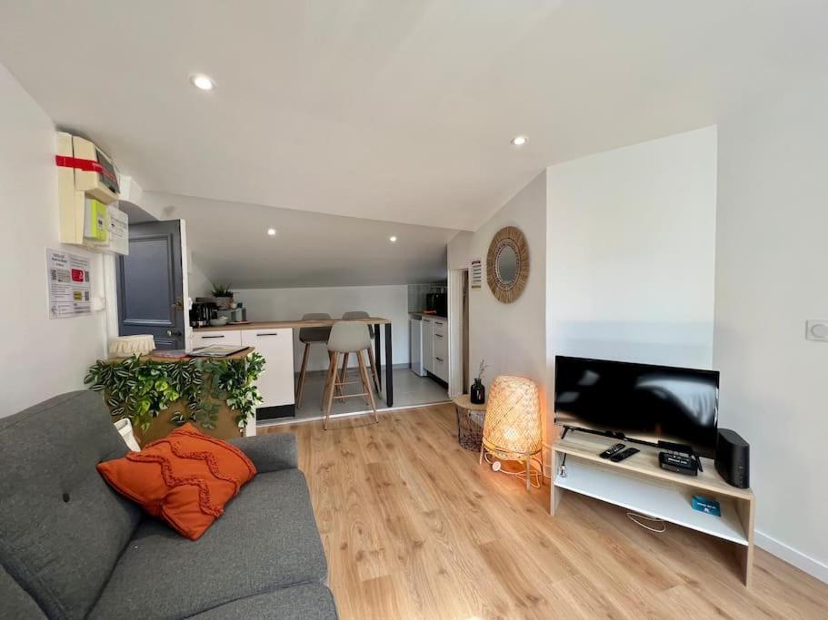Апартаменты F2 *La Treille* Centre Historique Clermont Fd 3P Экстерьер фото